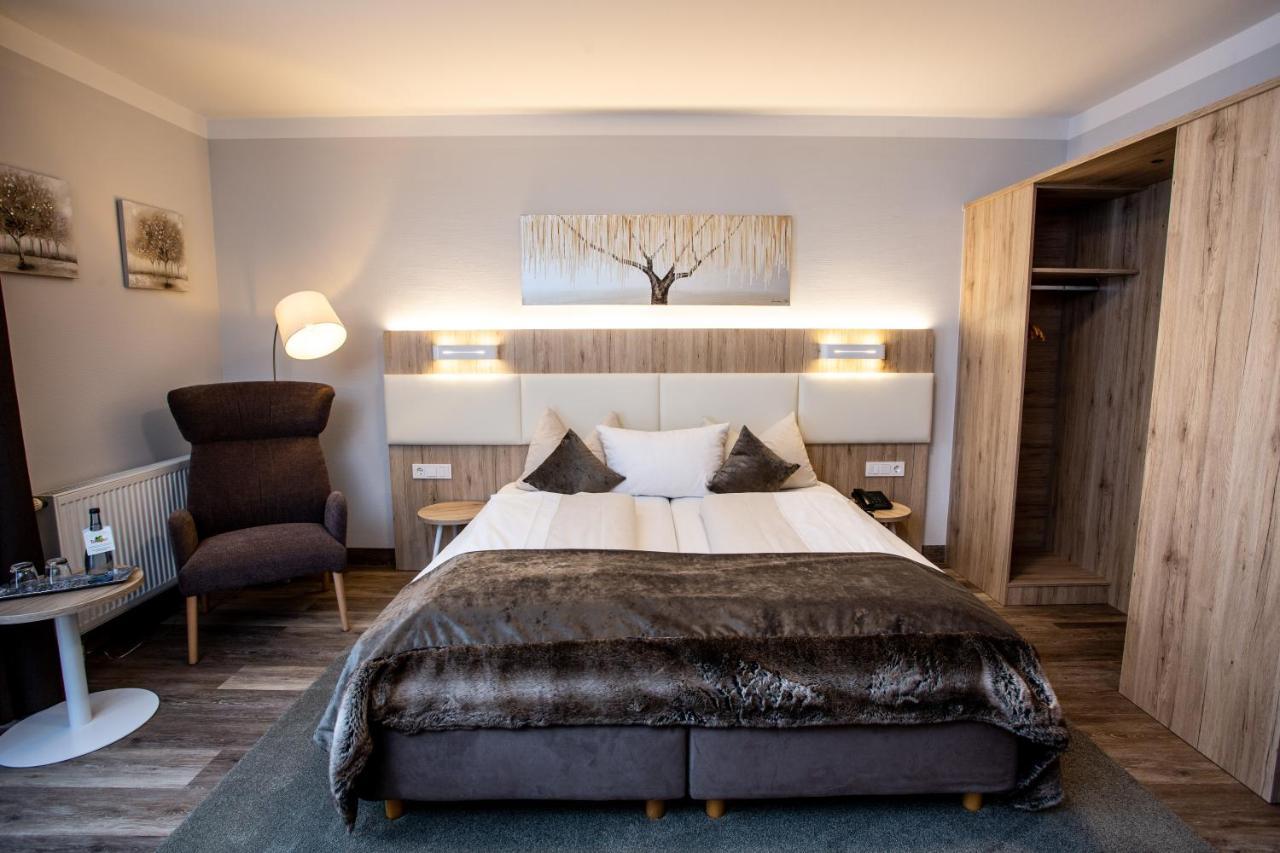 Amtsstueble Hotel & Restaurant Mosbach  Eksteriør billede