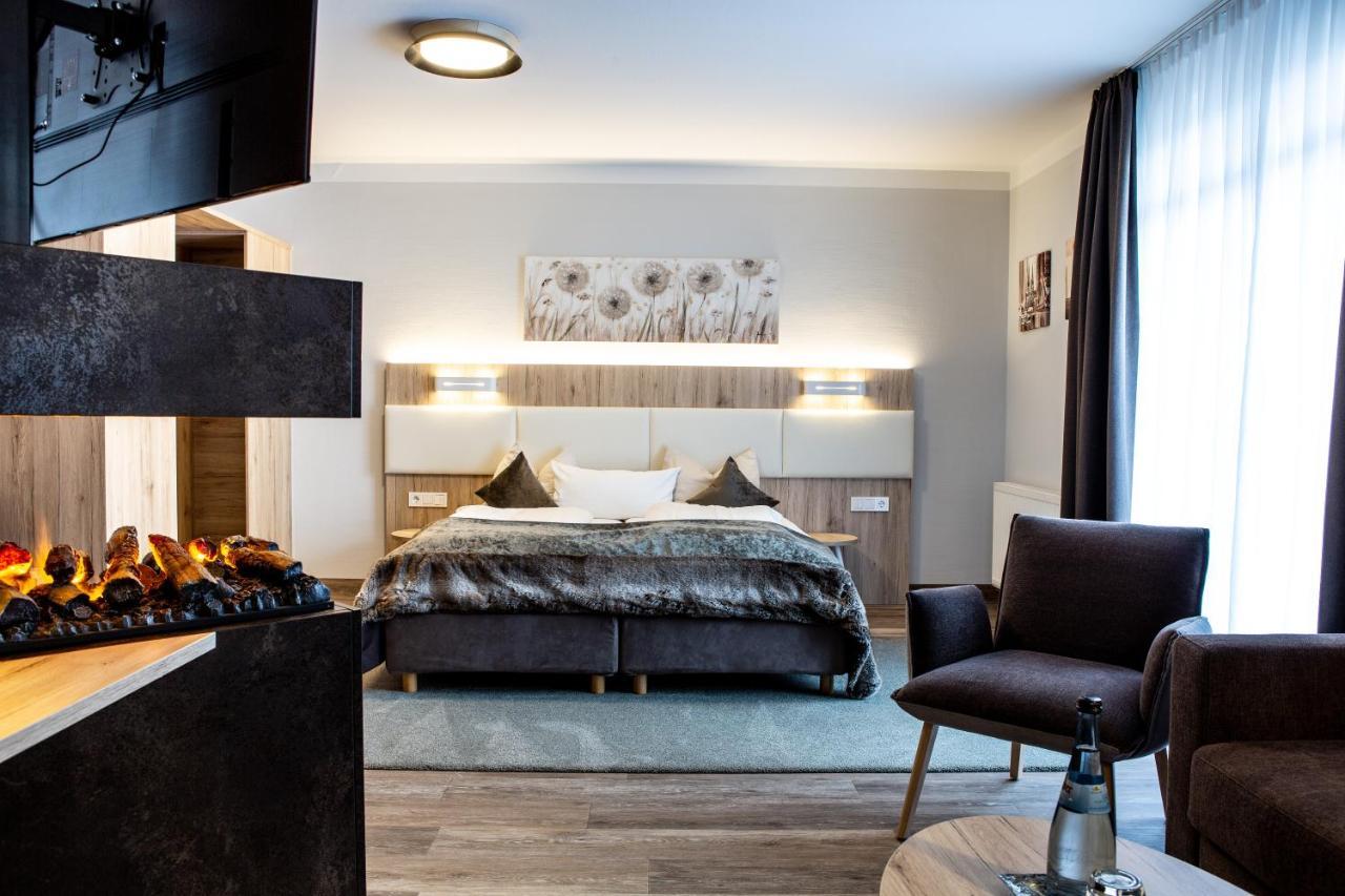 Amtsstueble Hotel & Restaurant Mosbach  Eksteriør billede