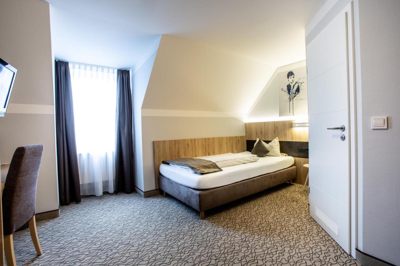 Amtsstueble Hotel & Restaurant Mosbach  Eksteriør billede