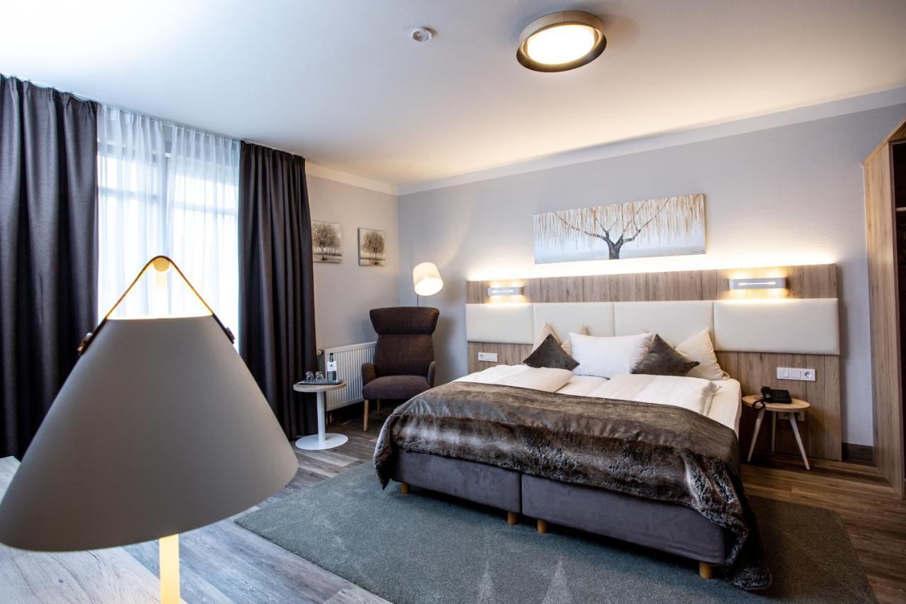 Amtsstueble Hotel & Restaurant Mosbach  Eksteriør billede