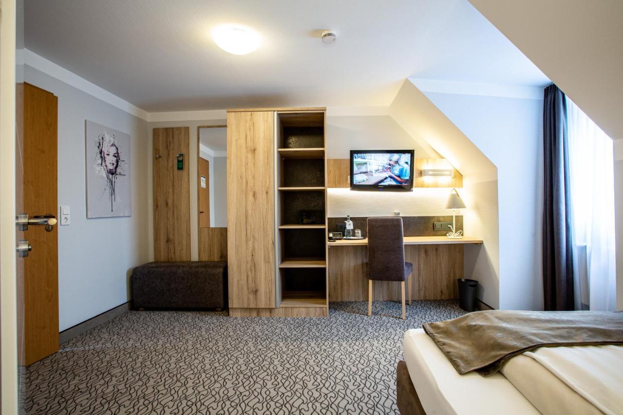 Amtsstueble Hotel & Restaurant Mosbach  Eksteriør billede