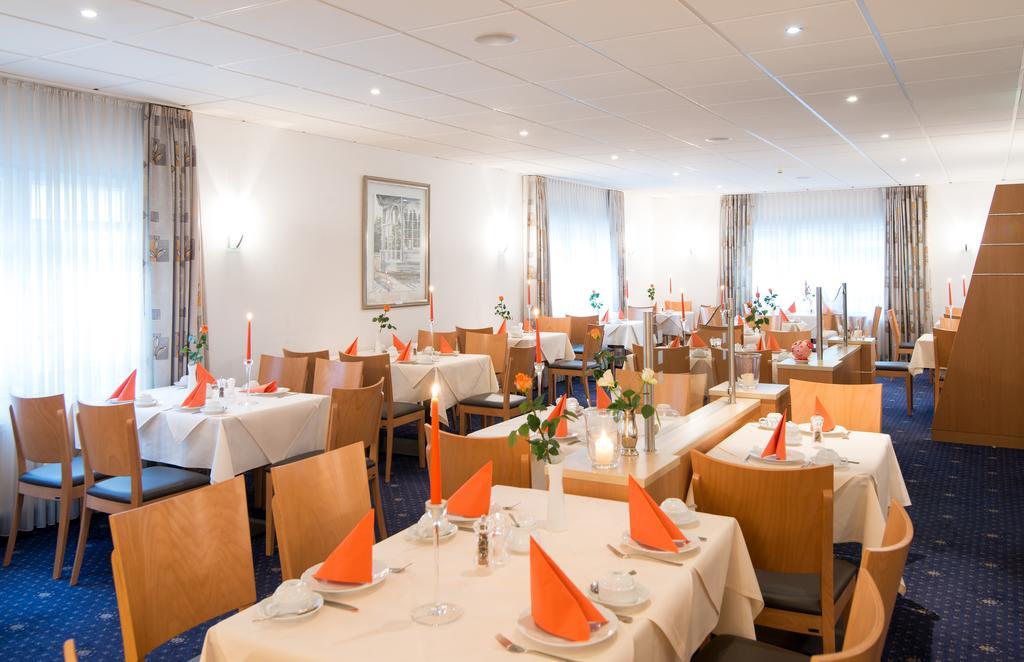 Amtsstueble Hotel & Restaurant Mosbach  Eksteriør billede