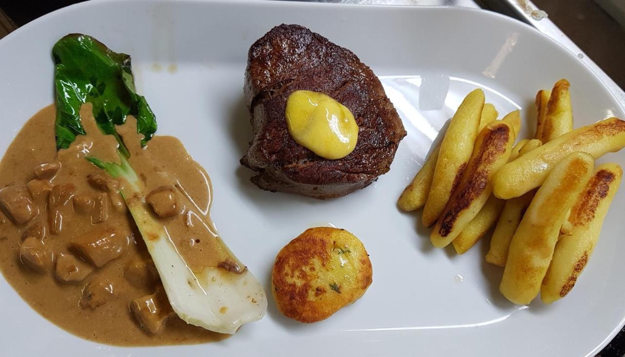 Amtsstueble Hotel & Restaurant Mosbach  Eksteriør billede