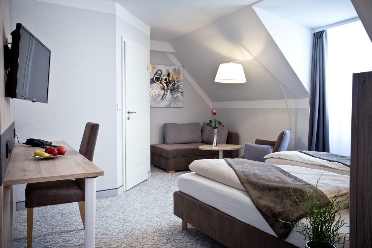 Amtsstueble Hotel & Restaurant Mosbach  Eksteriør billede