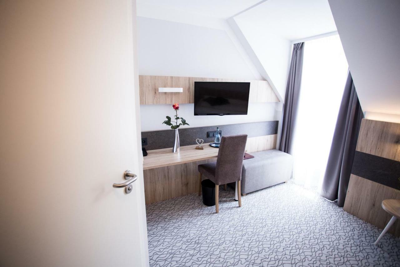 Amtsstueble Hotel & Restaurant Mosbach  Eksteriør billede