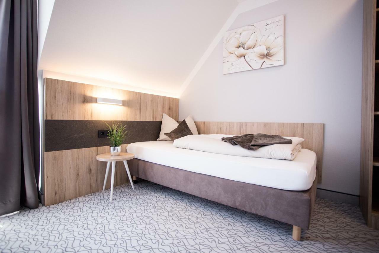 Amtsstueble Hotel & Restaurant Mosbach  Eksteriør billede